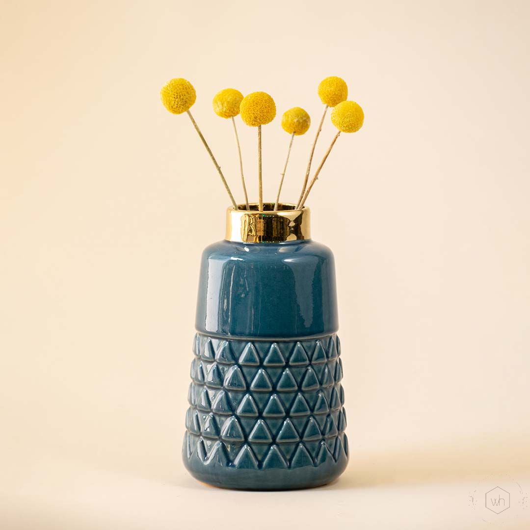 Carafe-Blue-Gold-Ceramic-Vase-Lifestyle DHOOBKA UBAXA LAGU RIDO - Image 1